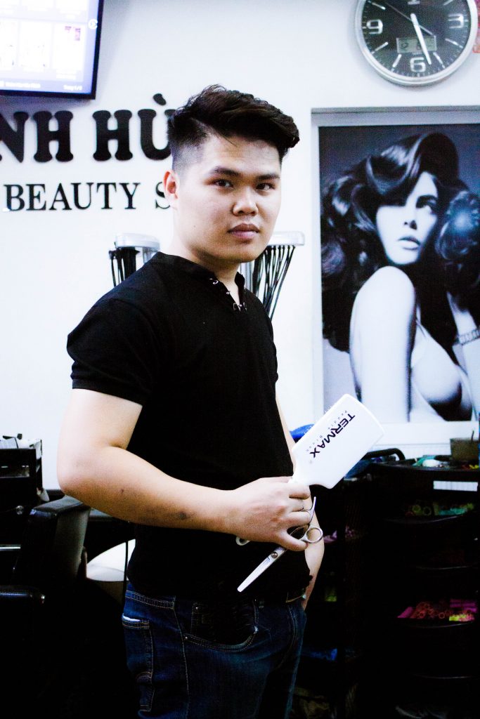 nghệ sĩ tóc mạnh hùng